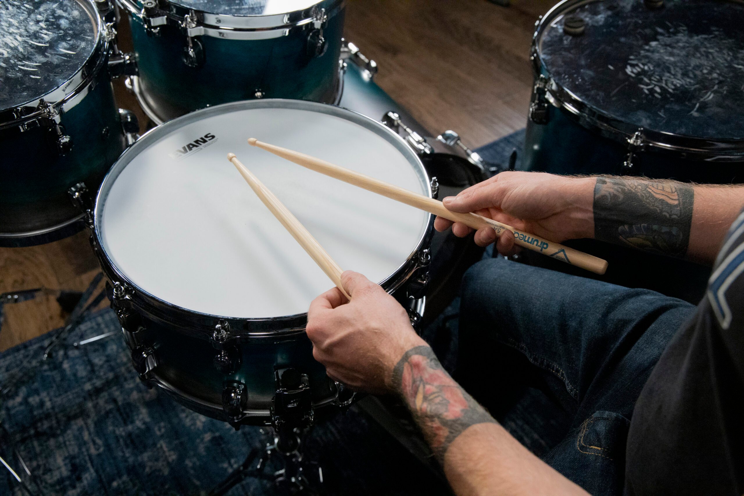 How To Play Drums (And Teach Yourself) 31 MG 4342 scaled